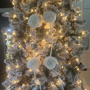 Festive White and Silver Holiday Garland